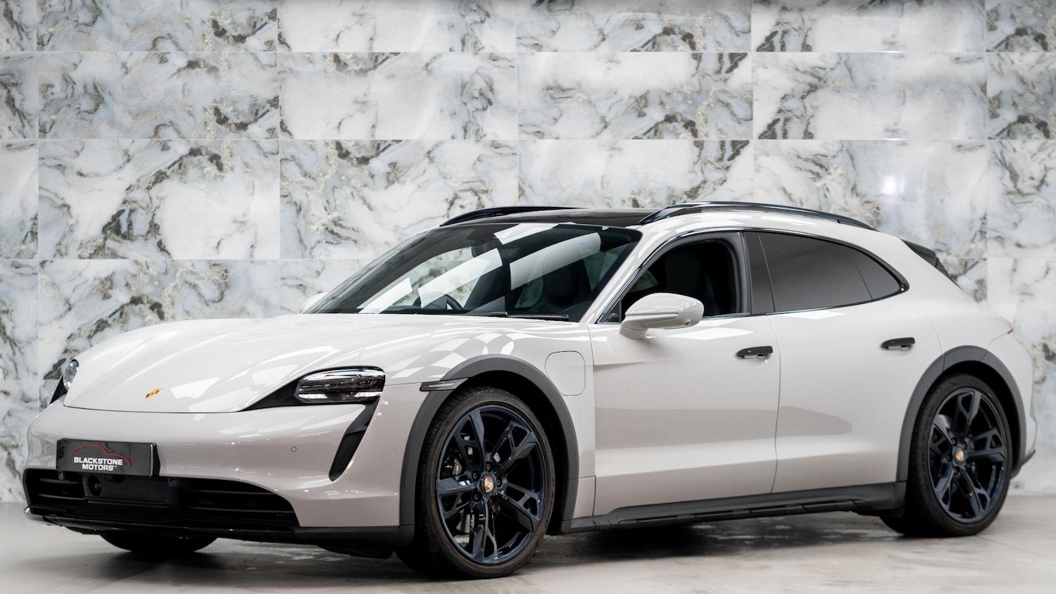 Used Porsche Taycan 2021 for sale - 77021039: Photo 3