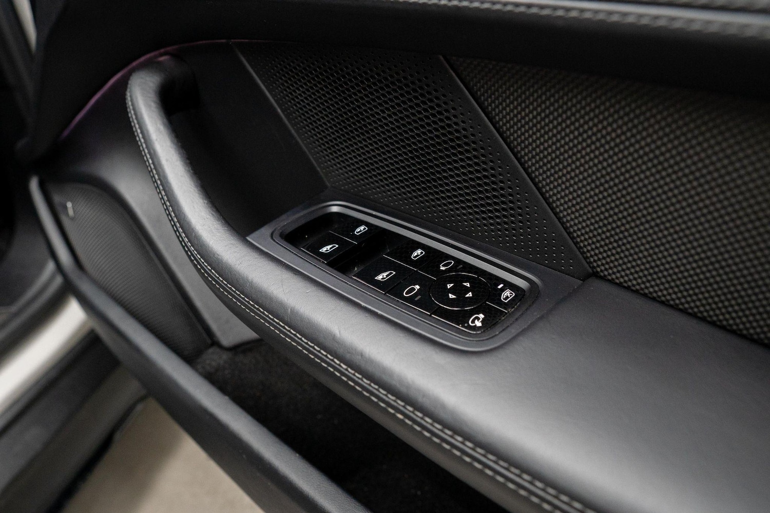 Used Porsche Taycan 2021 for sale - 77021039: Photo 32