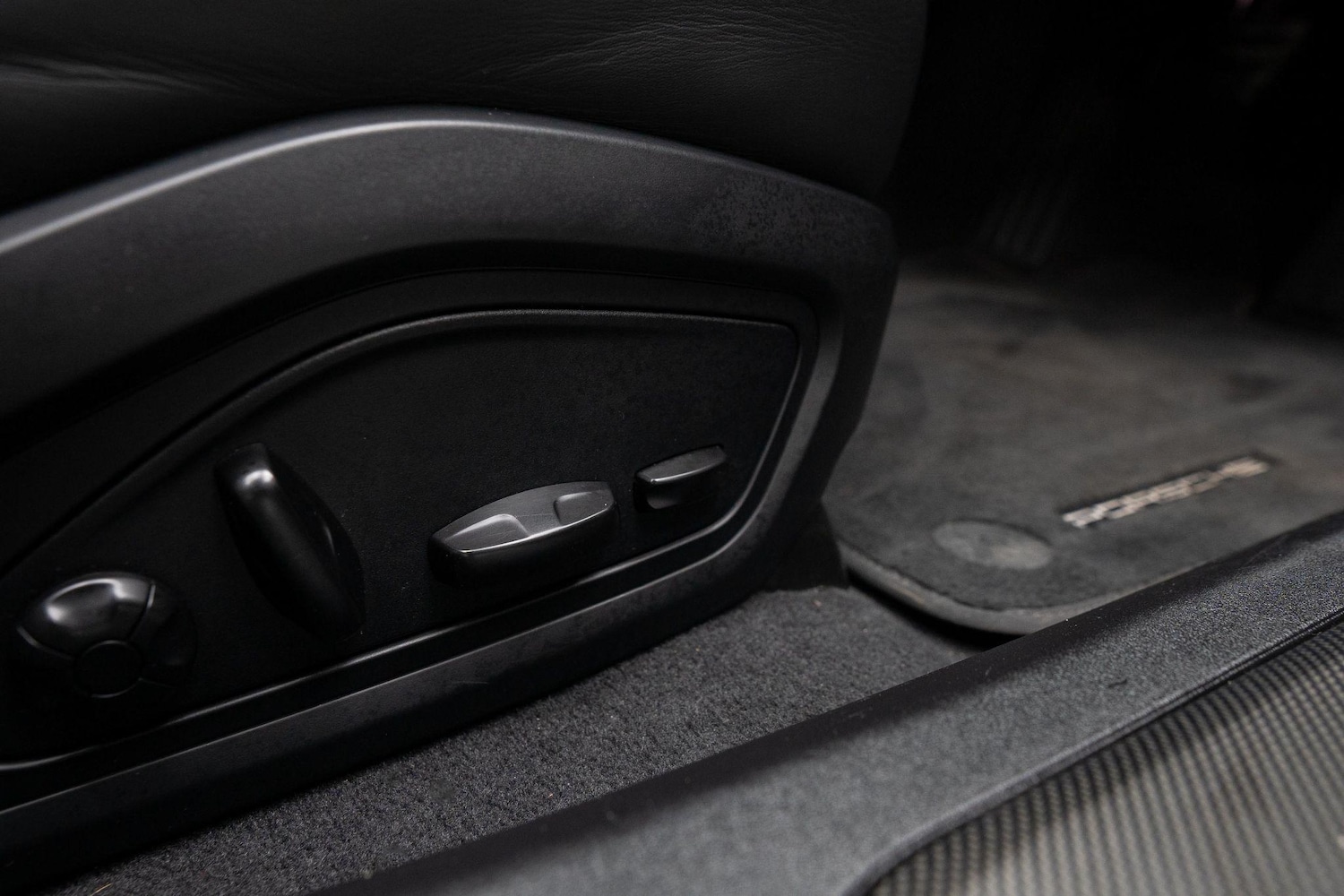 Used Porsche Taycan 2021 for sale - 77021039: Photo 33