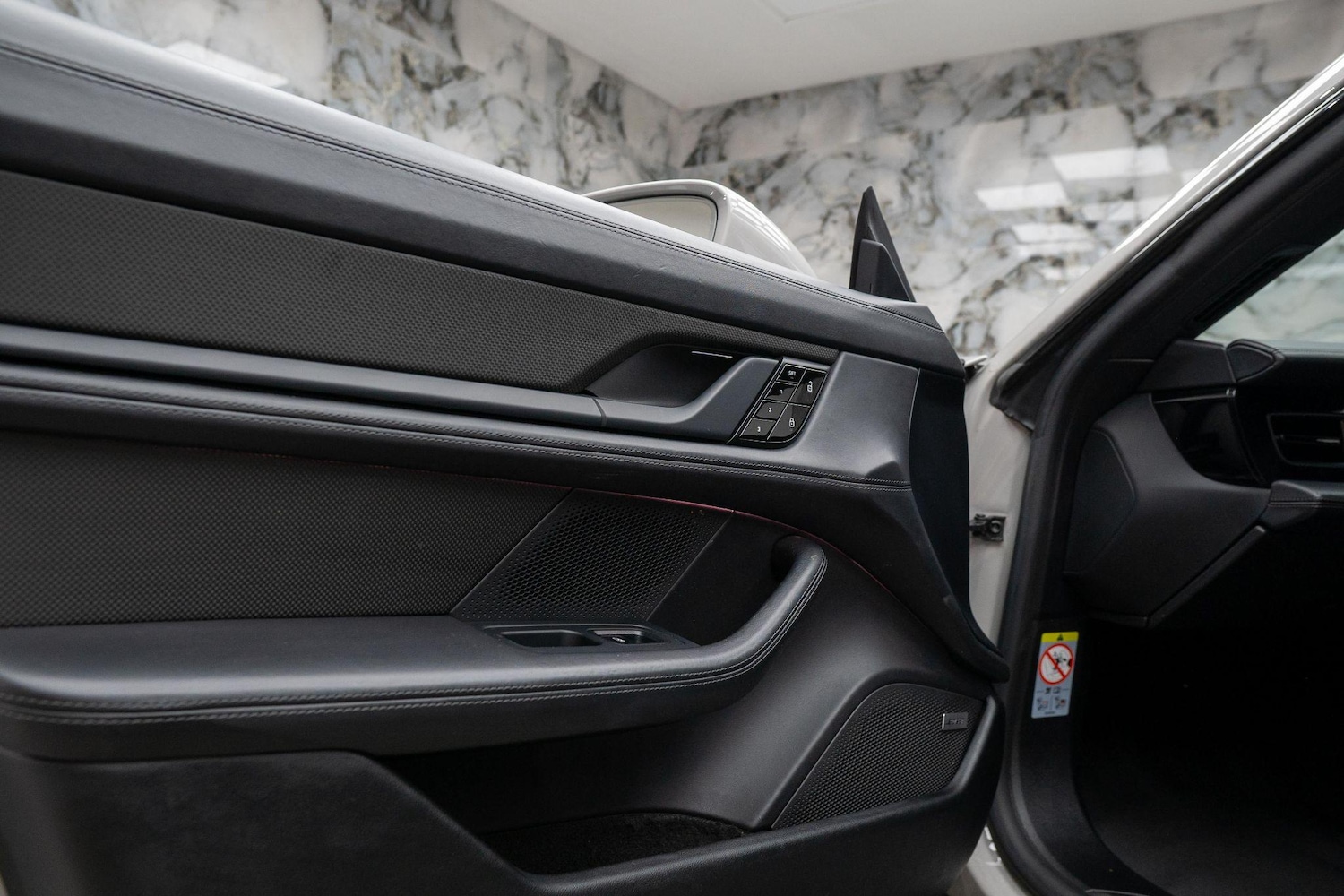 Used Porsche Taycan 2021 for sale - 77021039: Photo 34