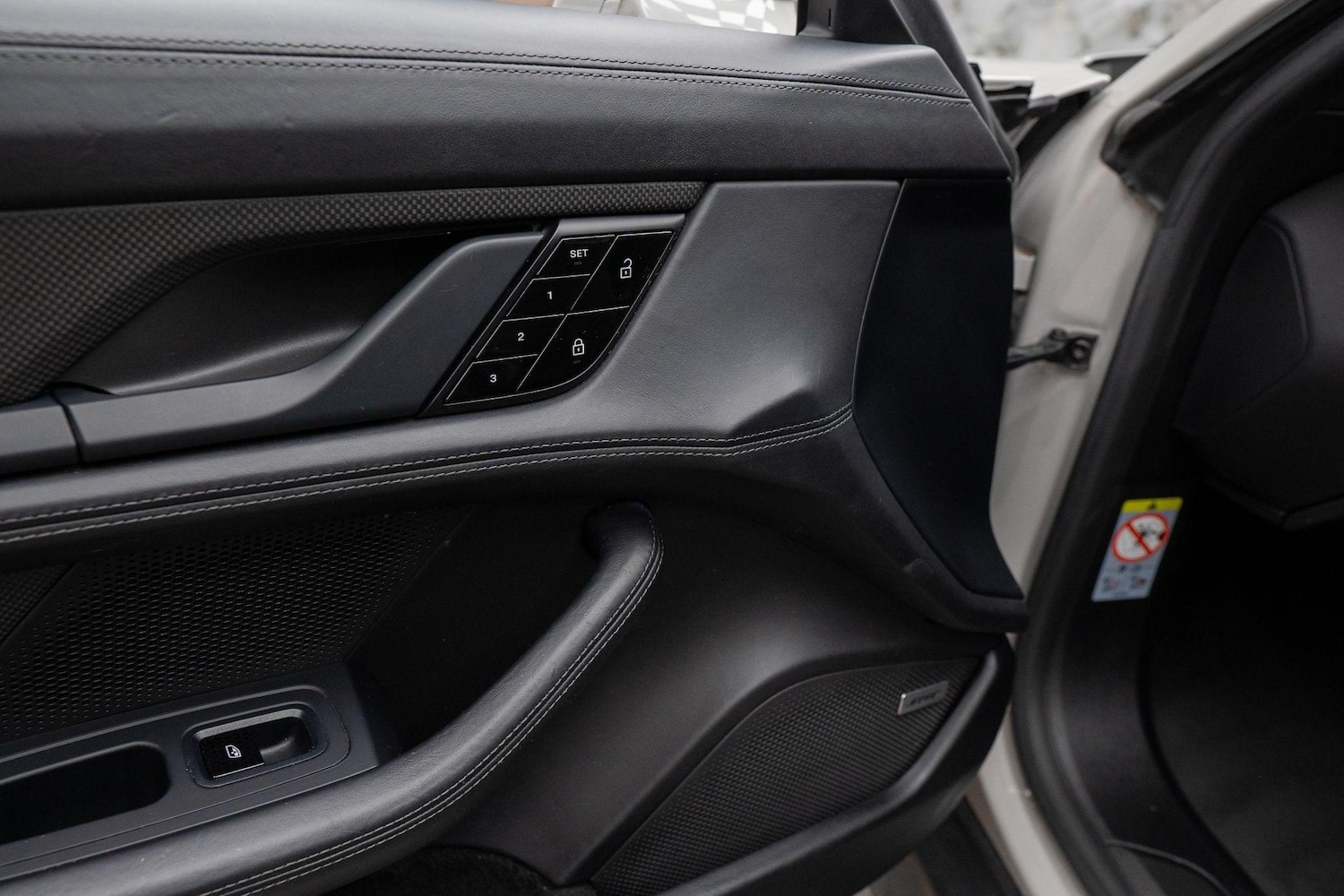 Used Porsche Taycan 2021 for sale - 77021039: Photo 35