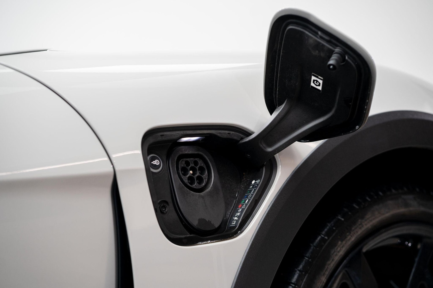 Used Porsche Taycan 2021 for sale - 77021039: Photo 43