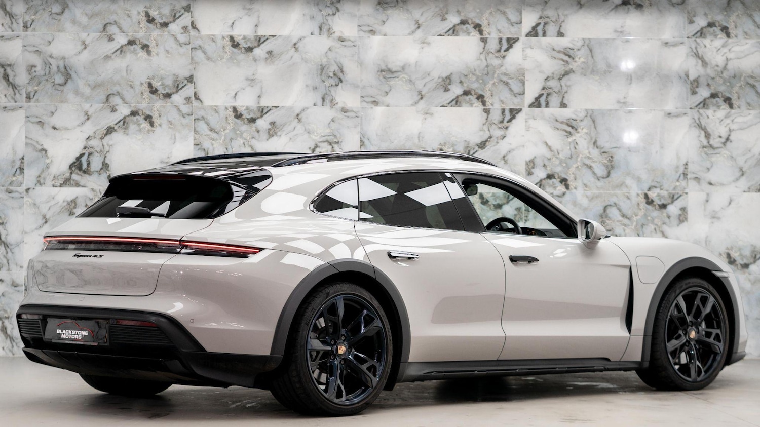 Used Porsche Taycan 2021 for sale - 77021039: Photo 6