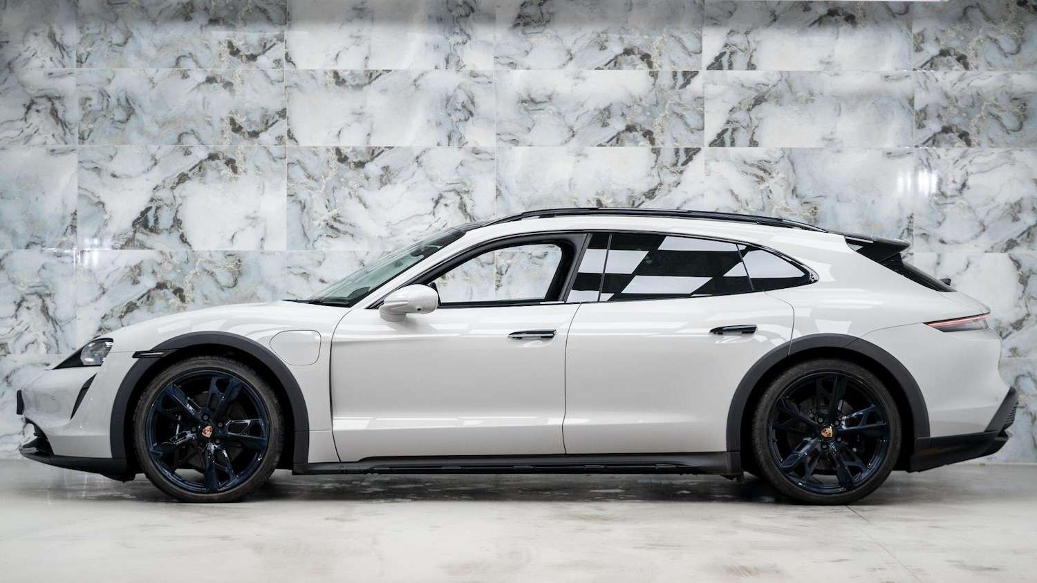 Used Porsche Taycan 2021 for sale - 77021039: Photo 8