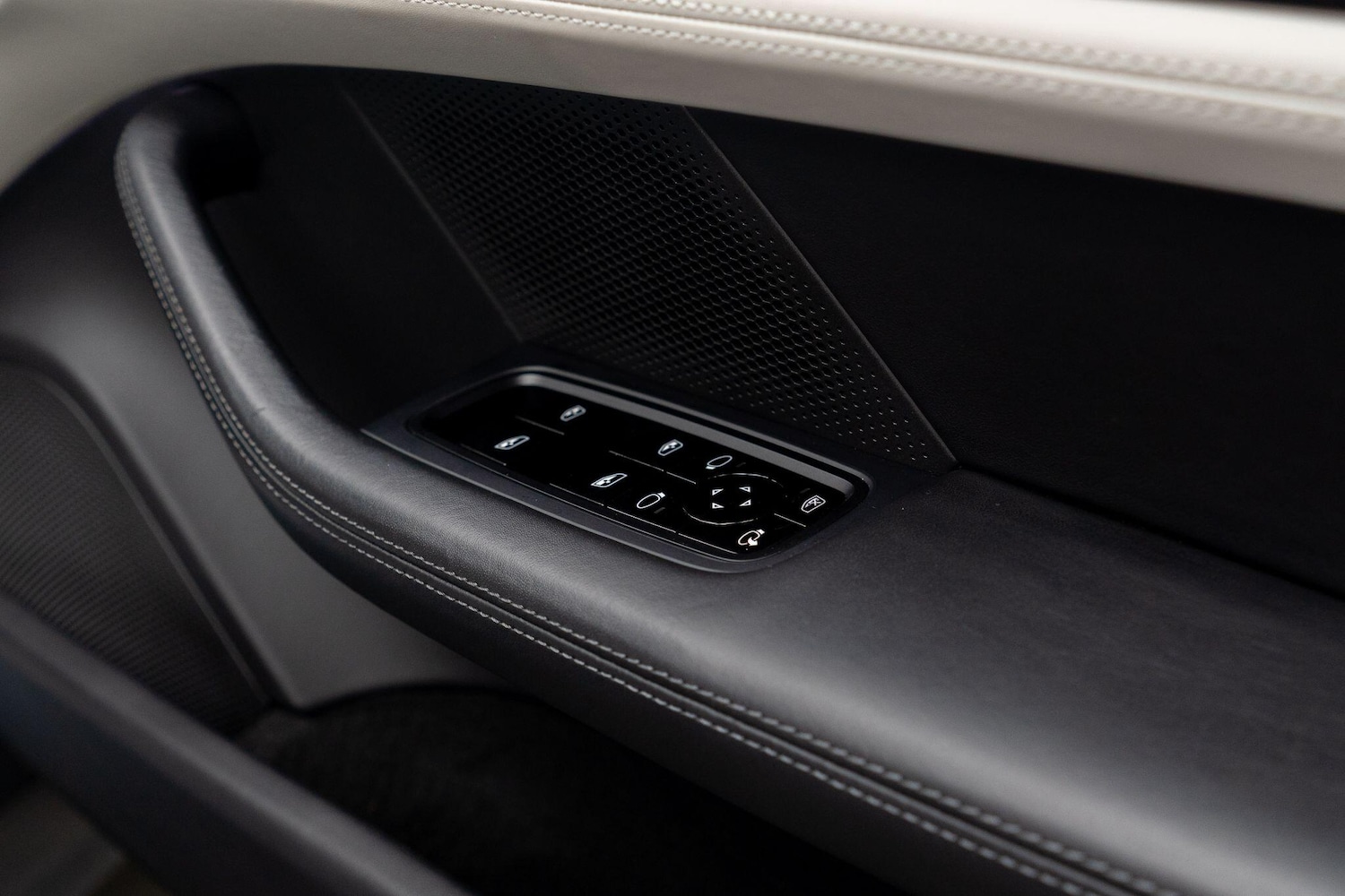 Used Porsche Taycan for sale - 76572781: Photo 35