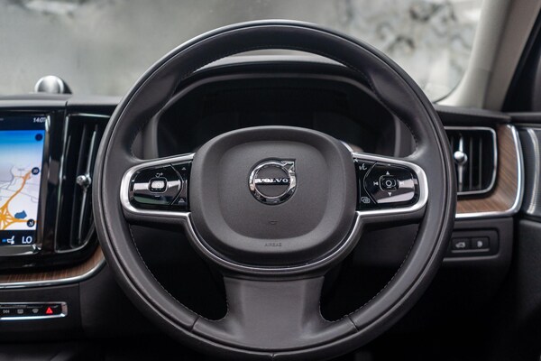 Used Volvo XC60 2018 for sale - 75478030: Photo 31