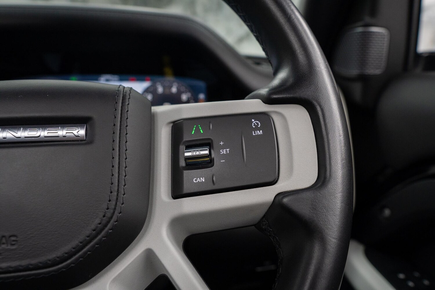 Used Land Rover Defender 2021 for sale - 77456388: Photo 17