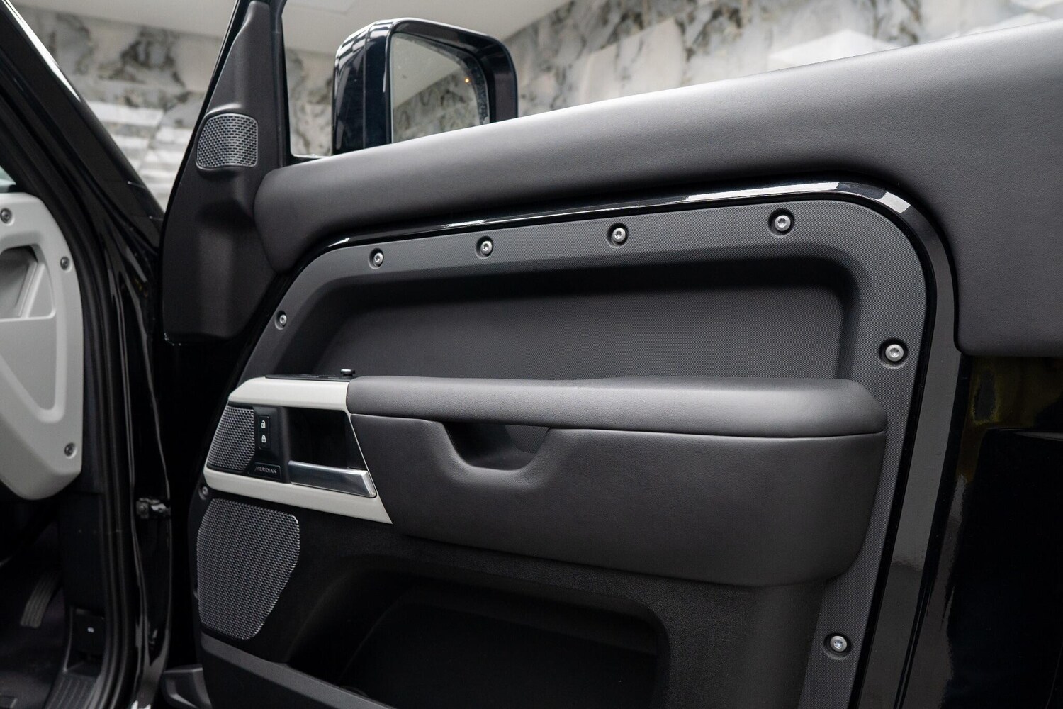 Used Land Rover Defender 2021 for sale - 77456388: Photo 30