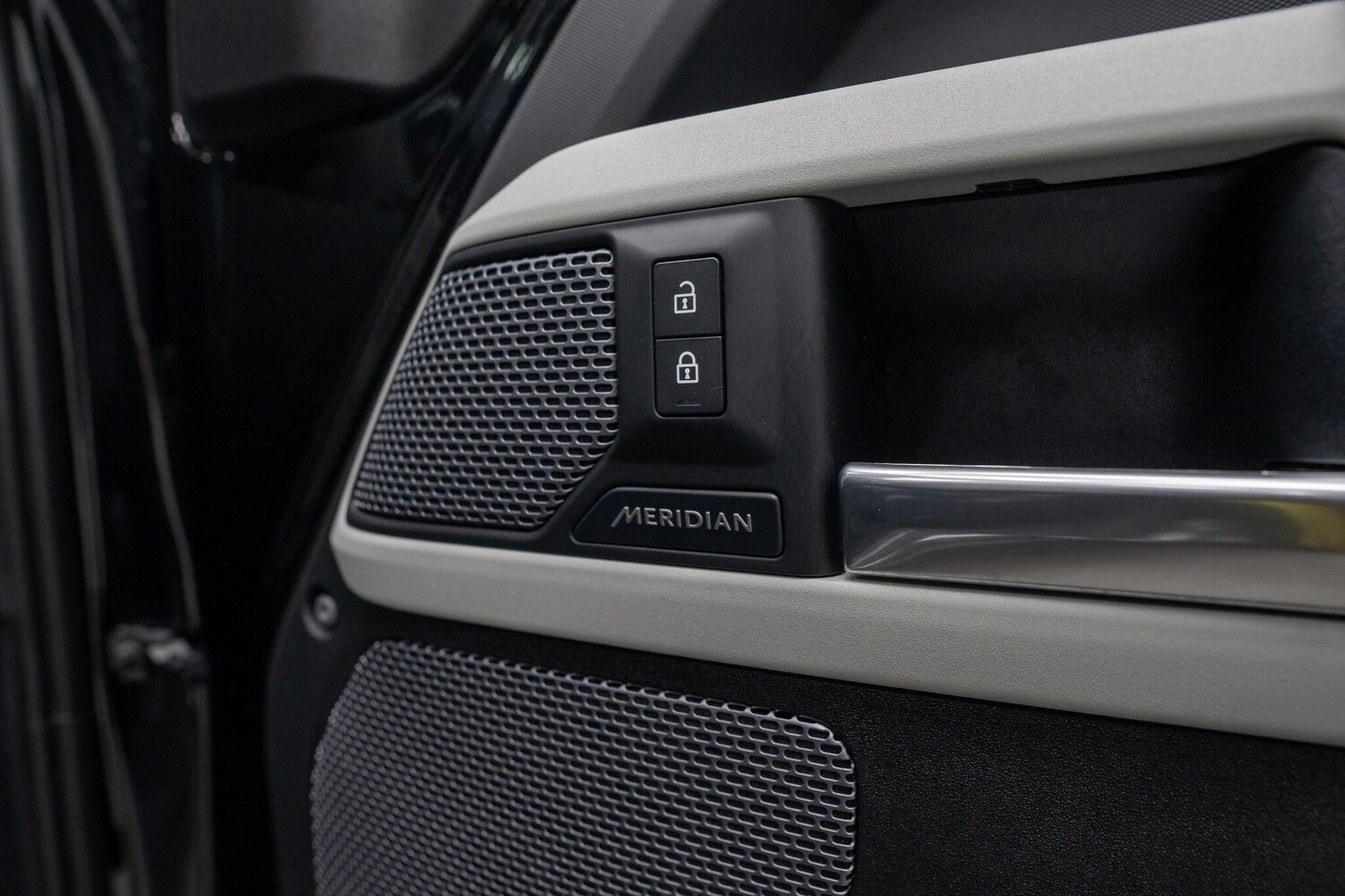 Used Land Rover Defender 2021 for sale - 77456388: Photo 32