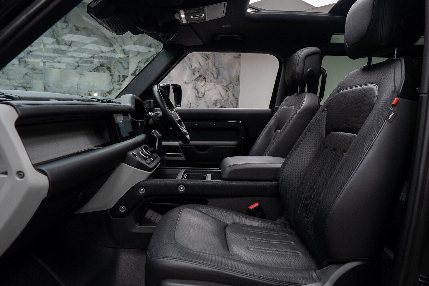 Used Land Rover Defender 2021 for sale - 77456388: Photo 34