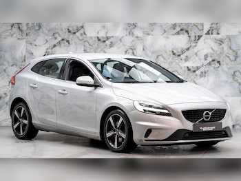 Used Volvo V40 2017 for sale - 77671022: Photo