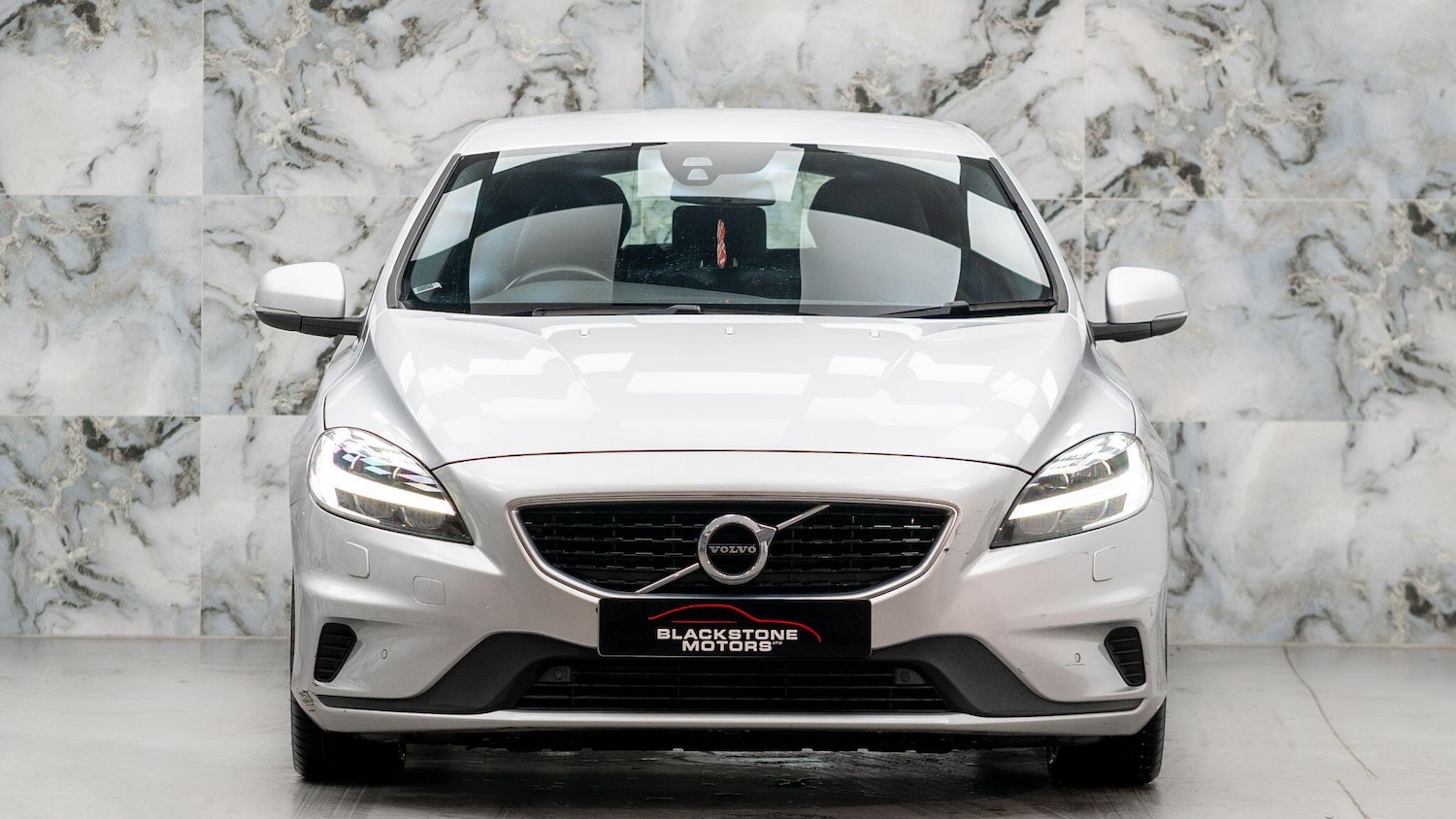 Used Volvo V40 for sale - 77671022: Photo 2