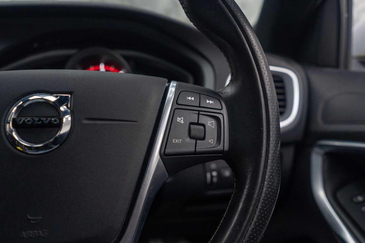 Used Volvo V40 for sale - 77671022: Photo 28