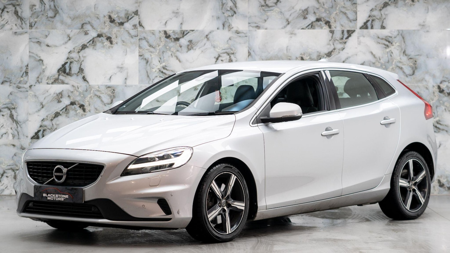 Used Volvo V40 for sale - 77671022: Photo 3