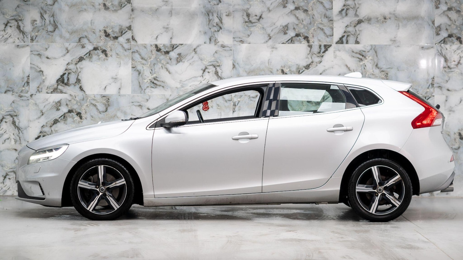 Used Volvo V40 for sale - 77671022: Photo 8