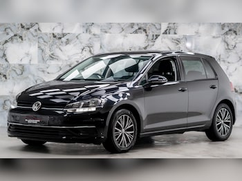 Used Volkswagen Golf 2017 for sale - 76667366: Photo