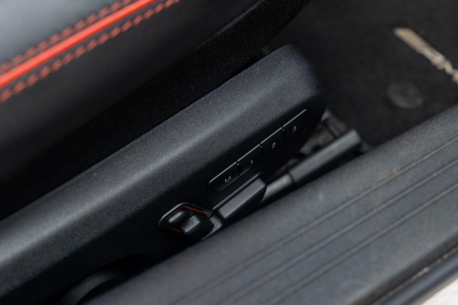 Used Mercedes-Benz AMG GT 2015 for sale - 76992428: Photo 33