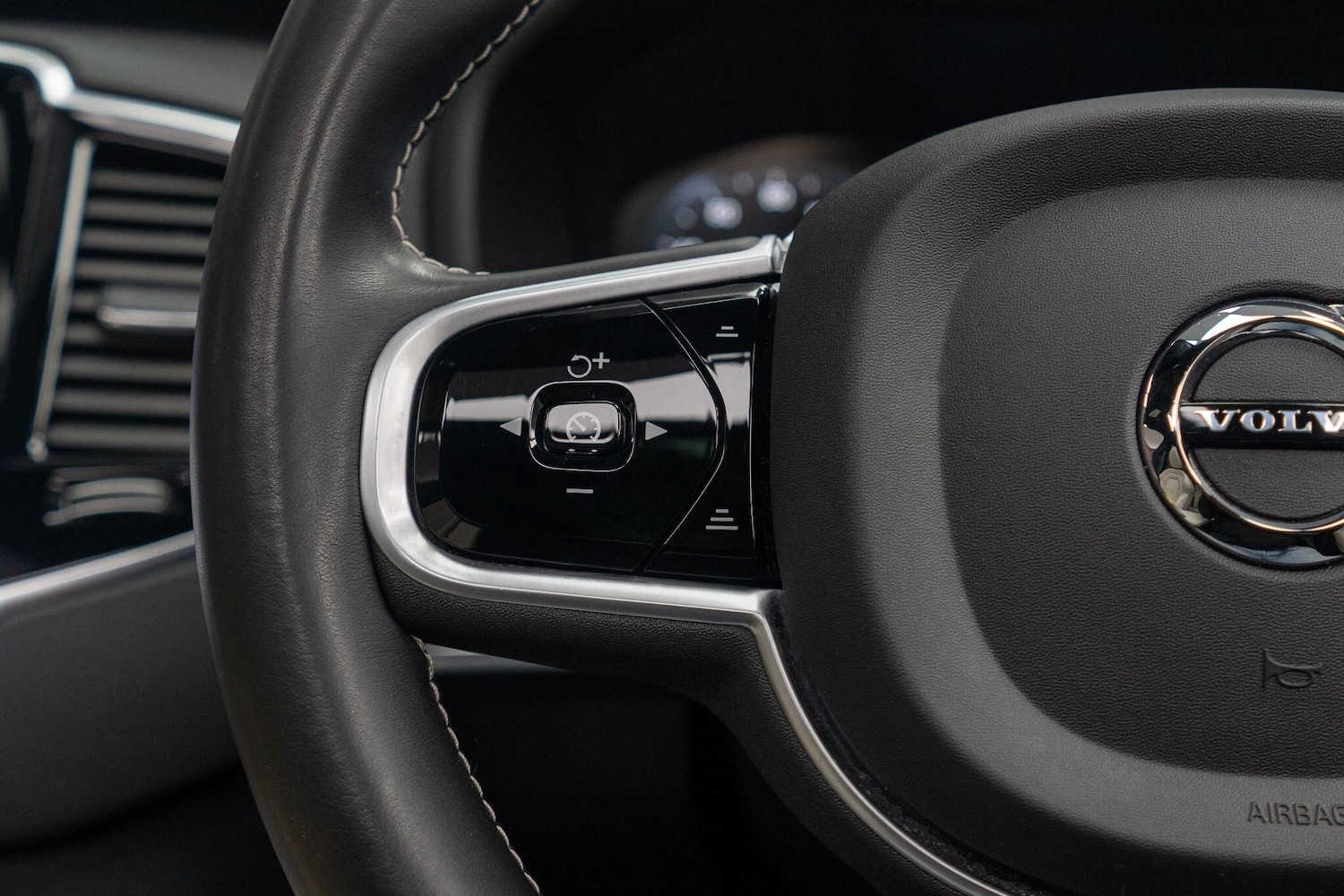 Used Volvo XC90 2021 for sale - 76388891: Photo 40