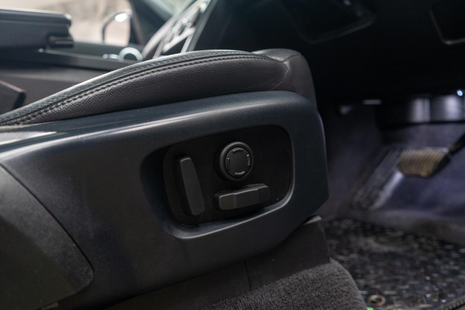 Used Land Rover Discovery 2020 for sale - 77468037: Photo 30