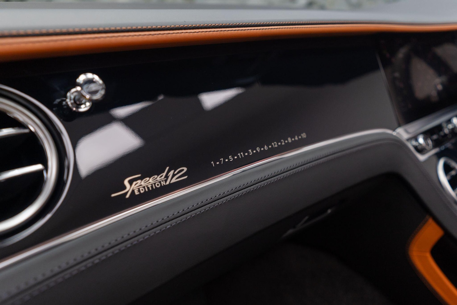 Used Bentley Continental 2024 for sale - 76742427: Photo 3