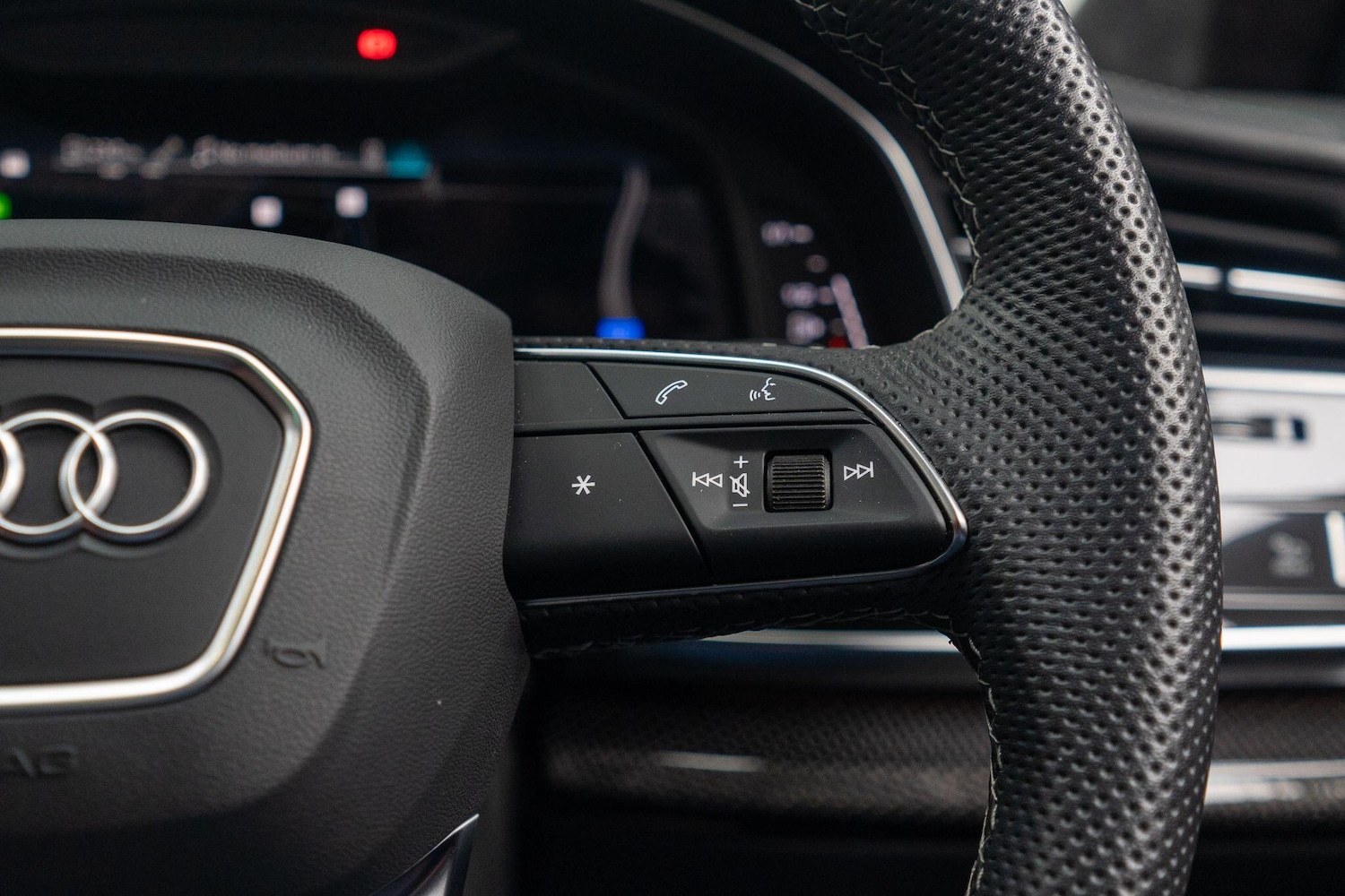 Used Audi SQ8 for sale - 77175889: Photo 44