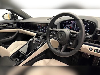 Used Porsche Panamera 2025 for sale - 77722572: Photo