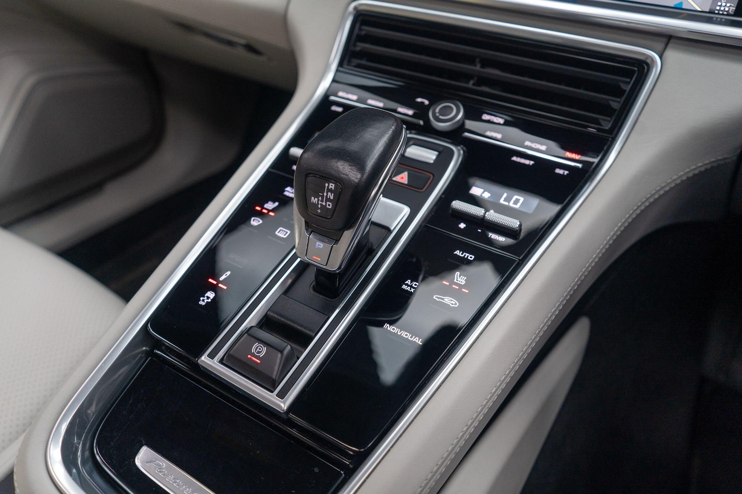 Used Porsche Panamera 2018 for sale - 76472452: Photo 28