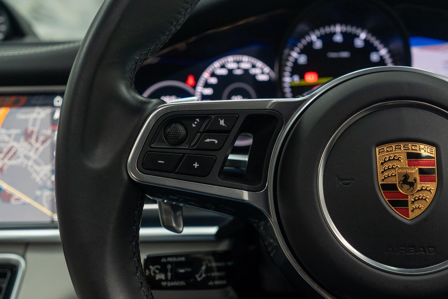 Used Porsche Panamera 2018 for sale - 76472452: Photo 32