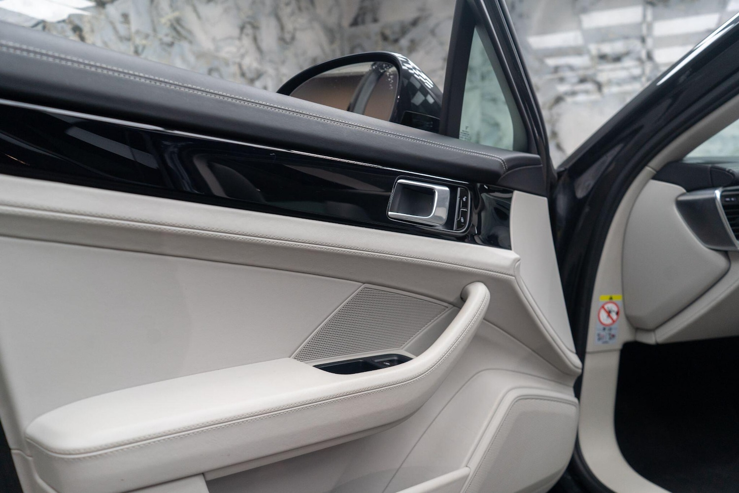 Used Porsche Panamera 2018 for sale - 76472452: Photo 36