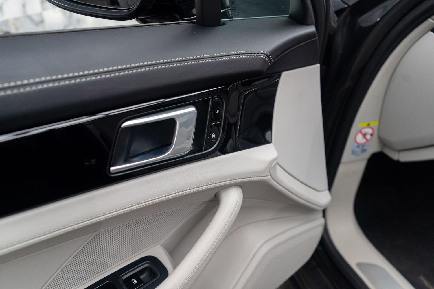 Used Porsche Panamera 2018 for sale - 76472452: Photo 37