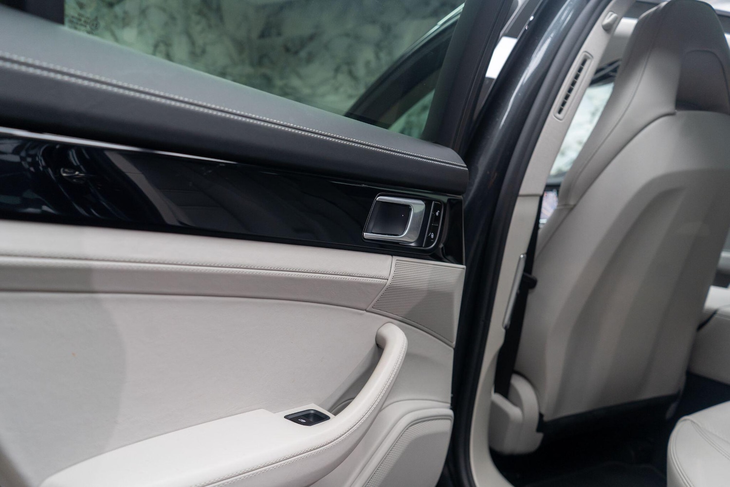 Used Porsche Panamera 2018 for sale - 76472452: Photo 39