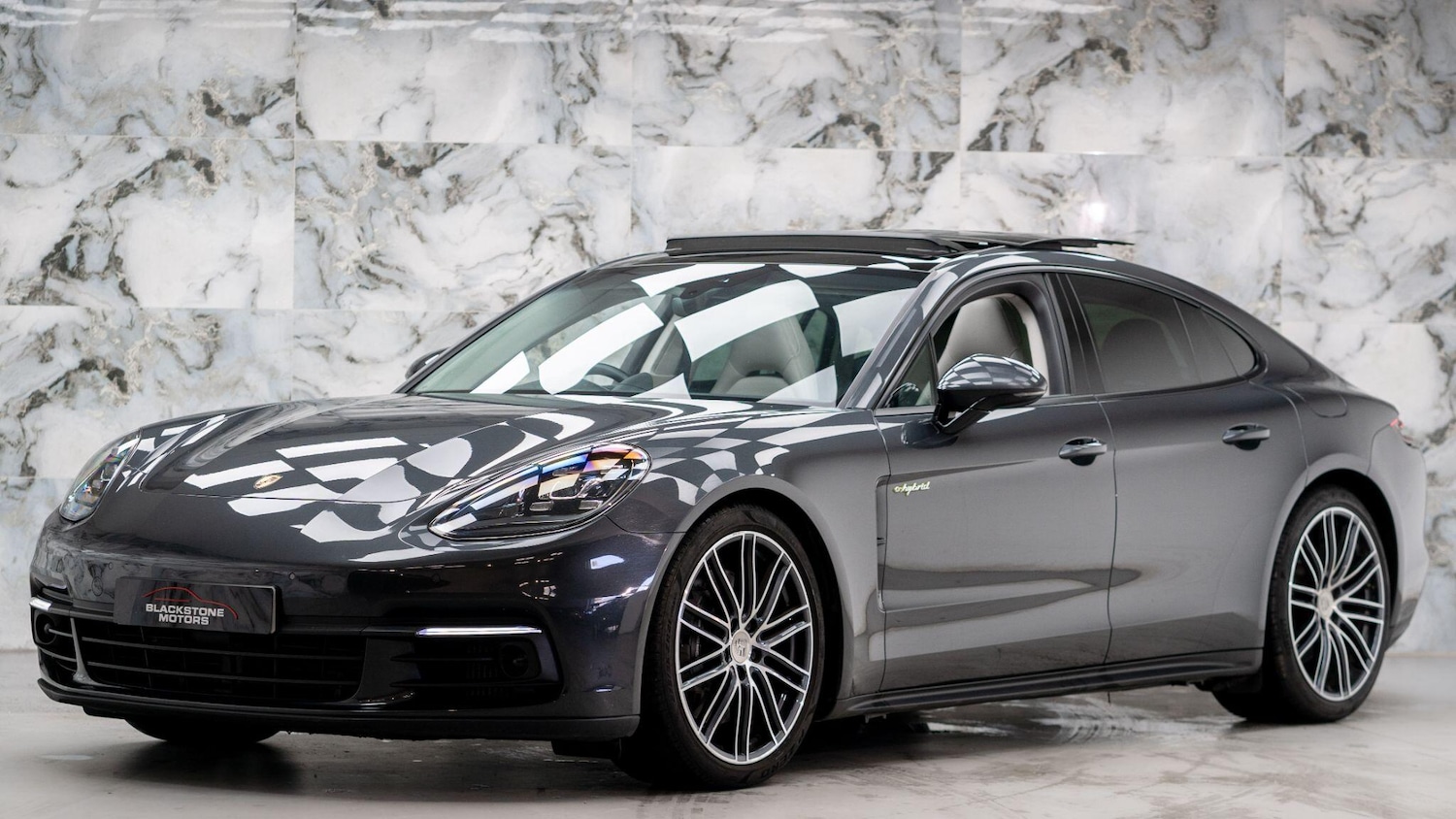 Used Porsche Panamera 2018 for sale - 76472452: Photo 4