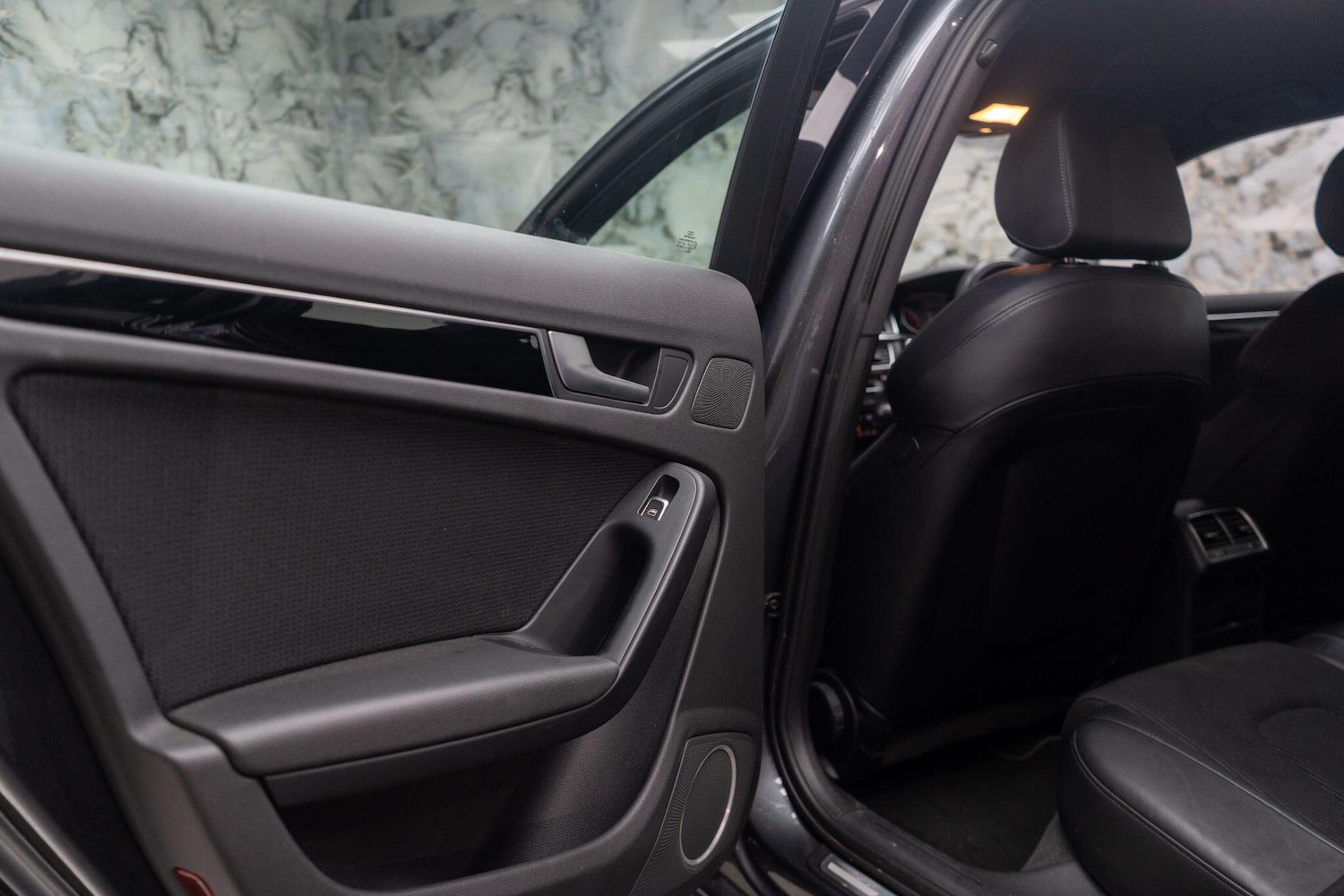 Used Audi A4 2014 for sale - 77230236: Photo 28