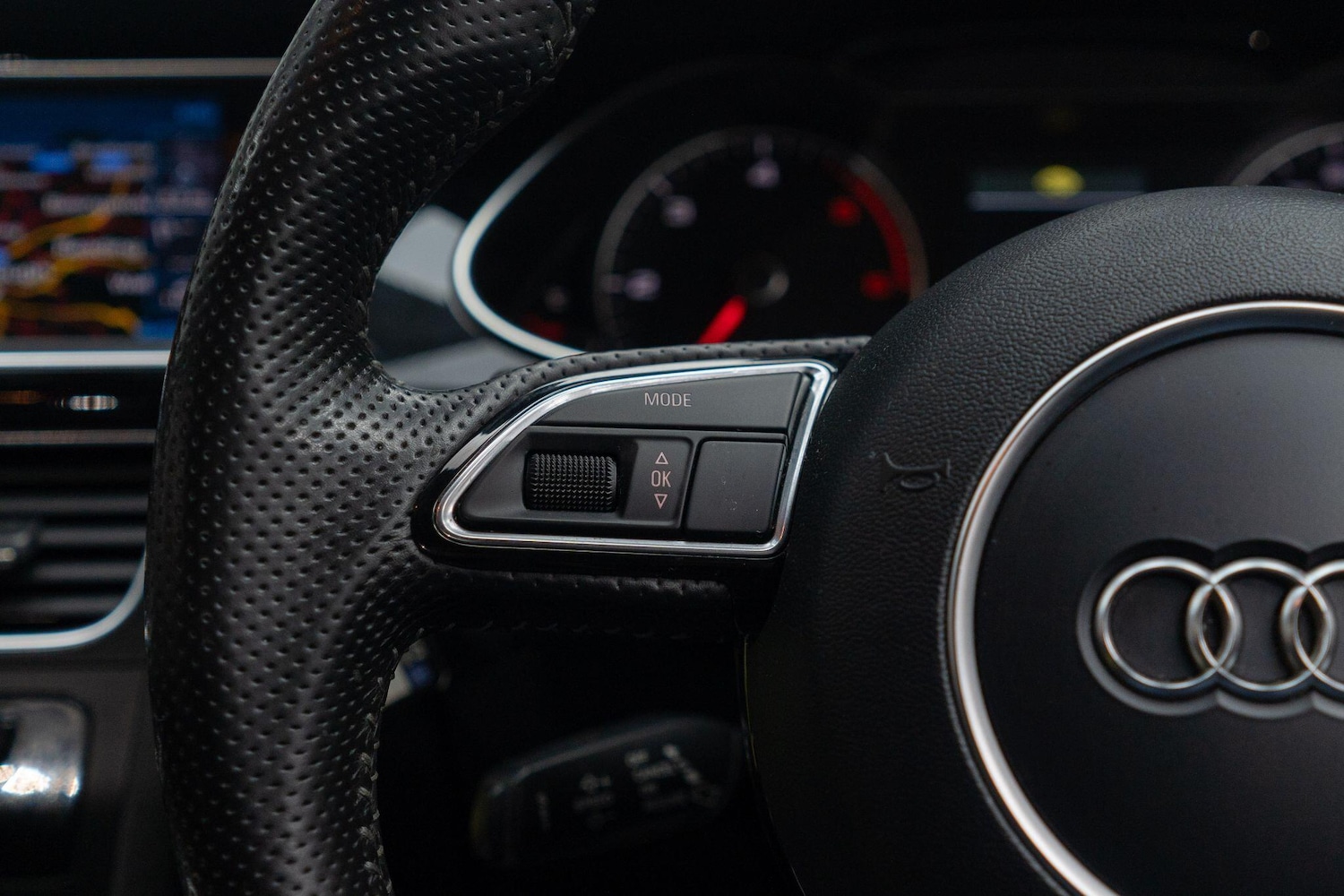 Used Audi A4 2014 for sale - 77230236: Photo 30