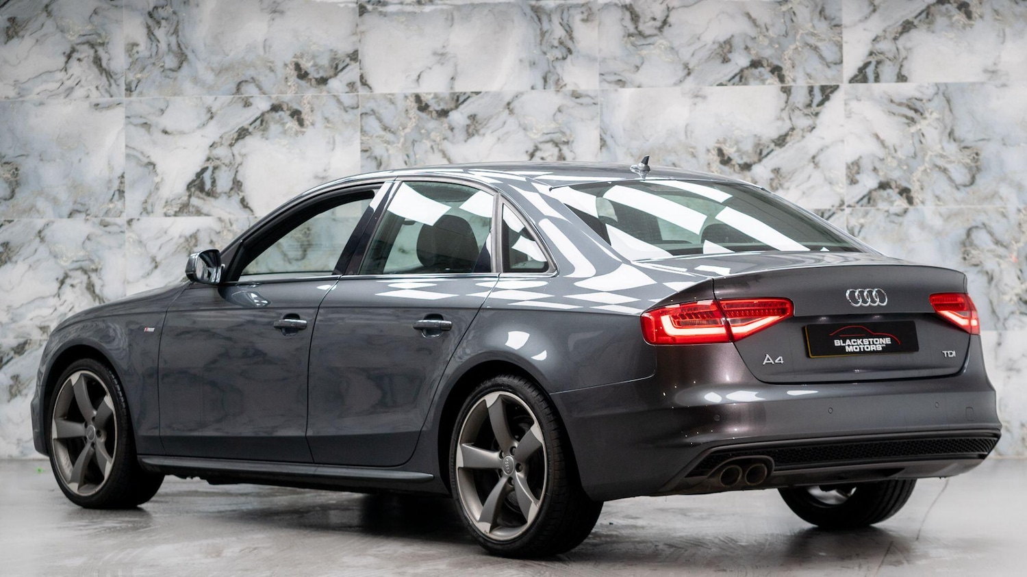 Used Audi A4 2014 for sale - 77230236: Photo 4