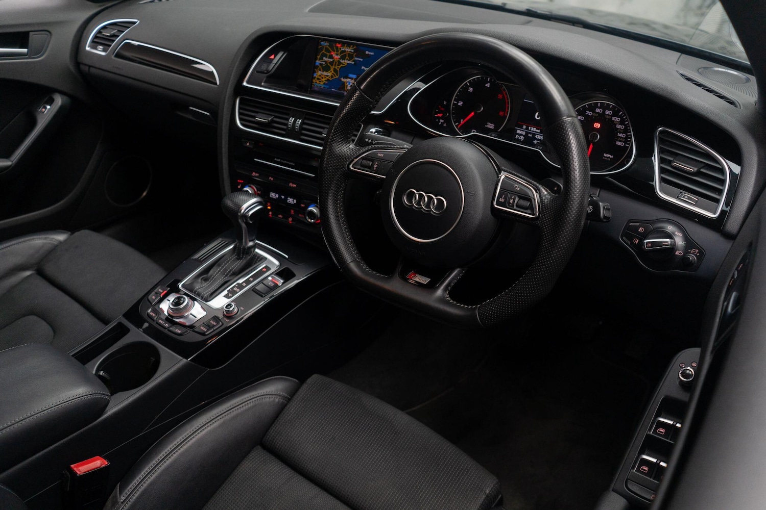 Used Audi A4 2014 for sale - 77230236: Photo 9