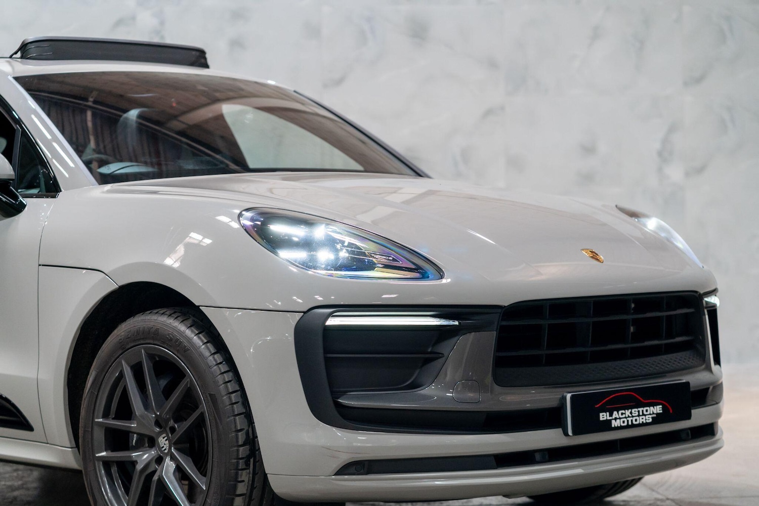 Used Porsche Macan 2023 for sale - 78184279: Photo 3