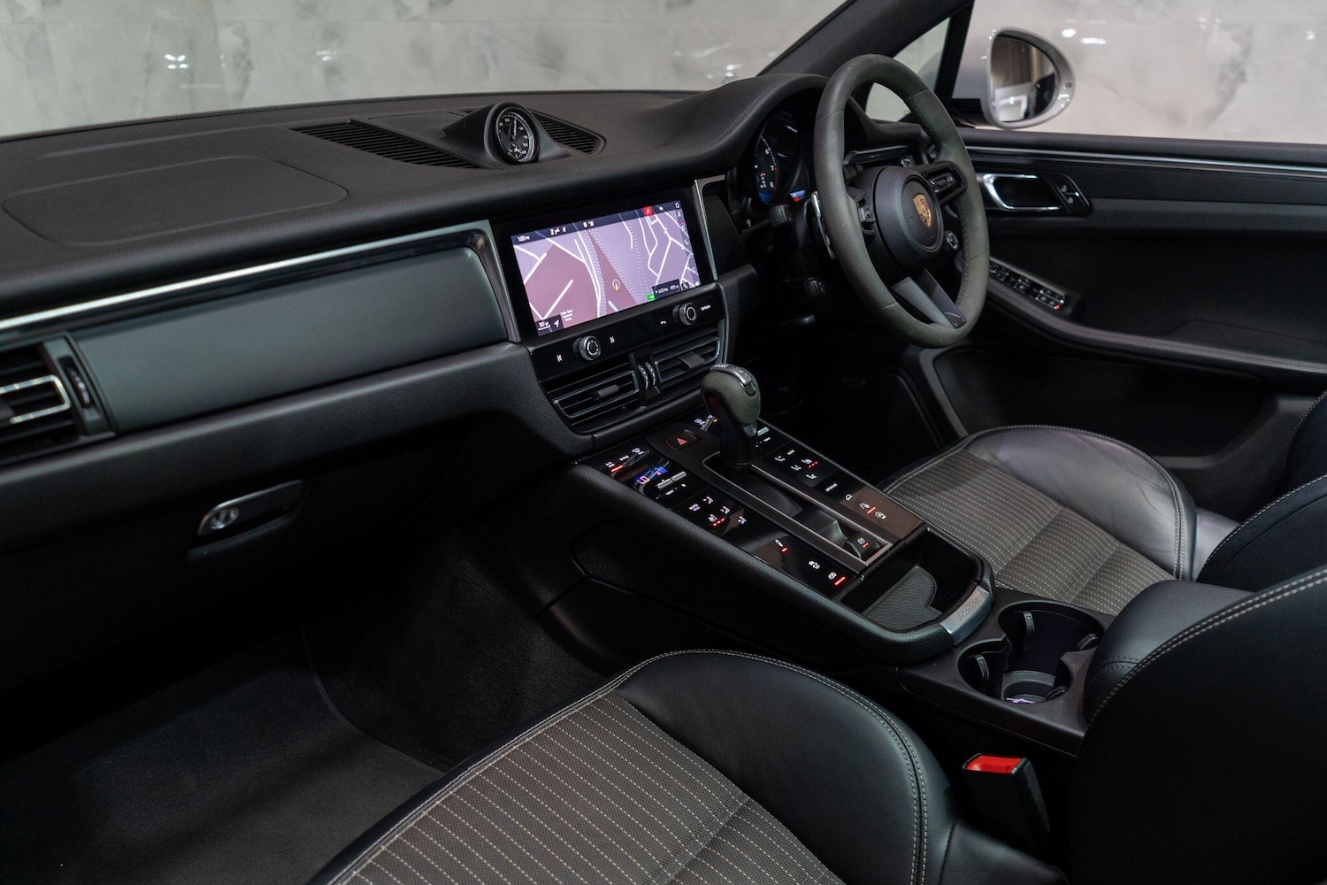 Used Porsche Macan 2023 for sale - 78184279: Photo 34