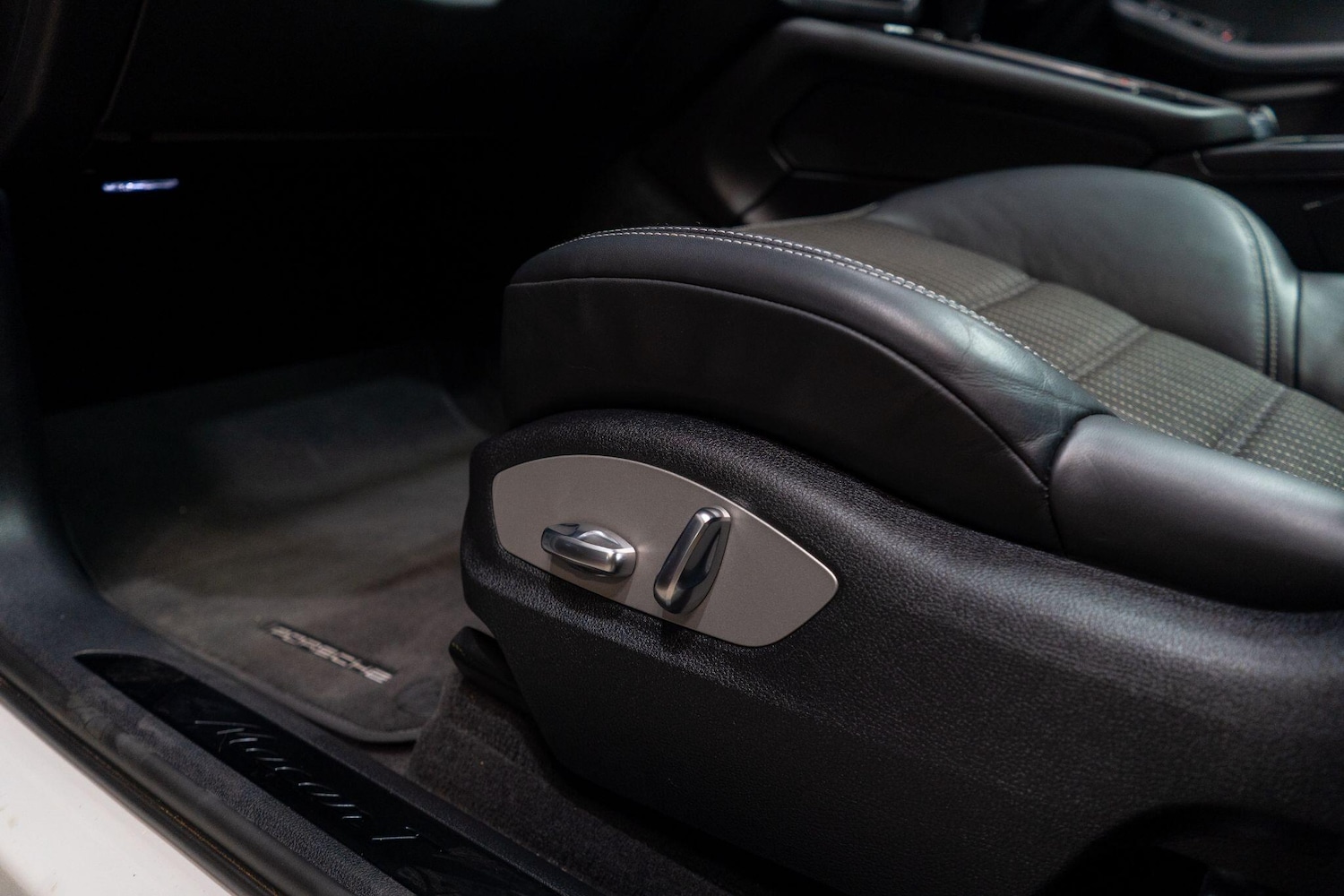 Used Porsche Macan 2023 for sale - 78184279: Photo 36