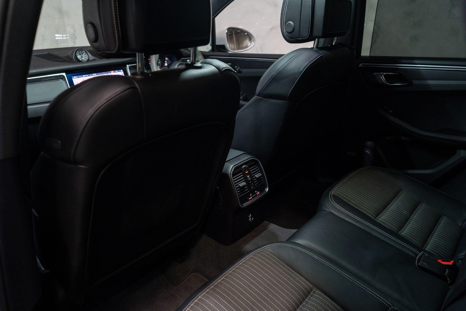 Used Porsche Macan 2023 for sale - 78184279: Photo 42