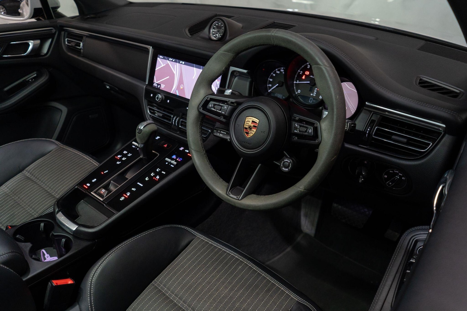 Used Porsche Macan 2023 for sale - 78184279: Photo 44