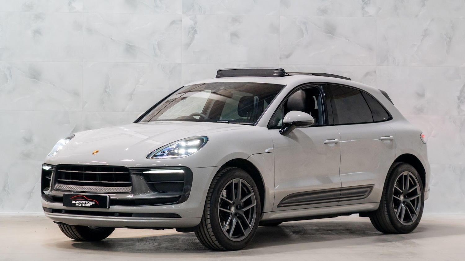 Used Porsche Macan 2023 for sale - 78184279: Photo 8