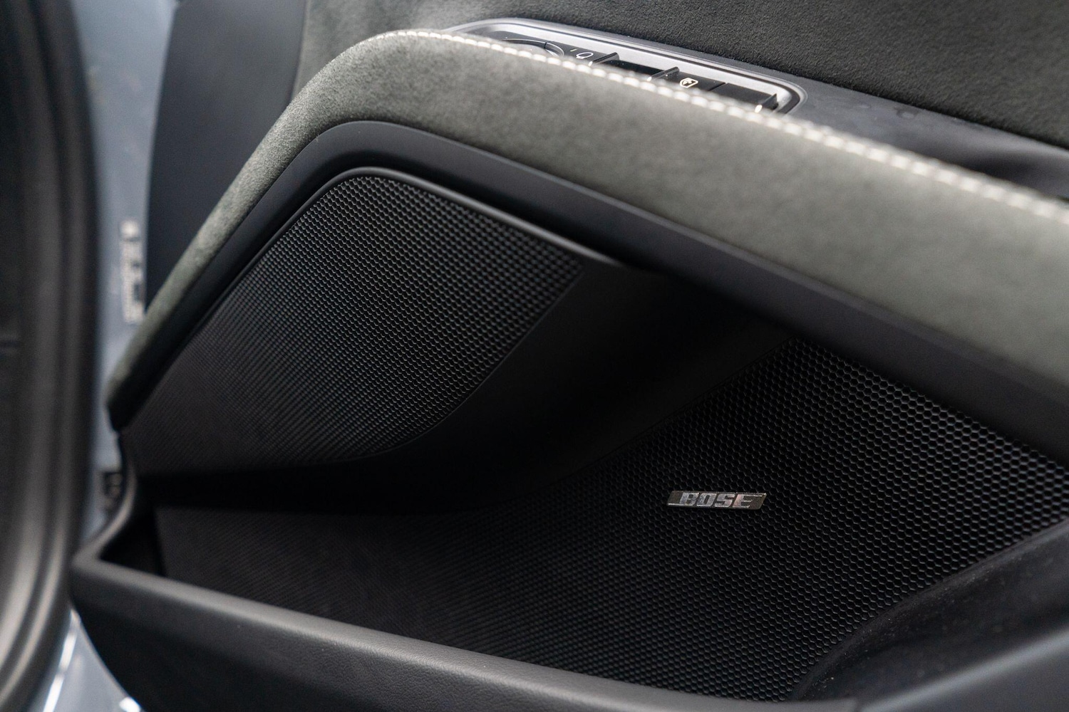 Used Porsche 718 Cayman 2023 for sale - 76802210: Photo 2