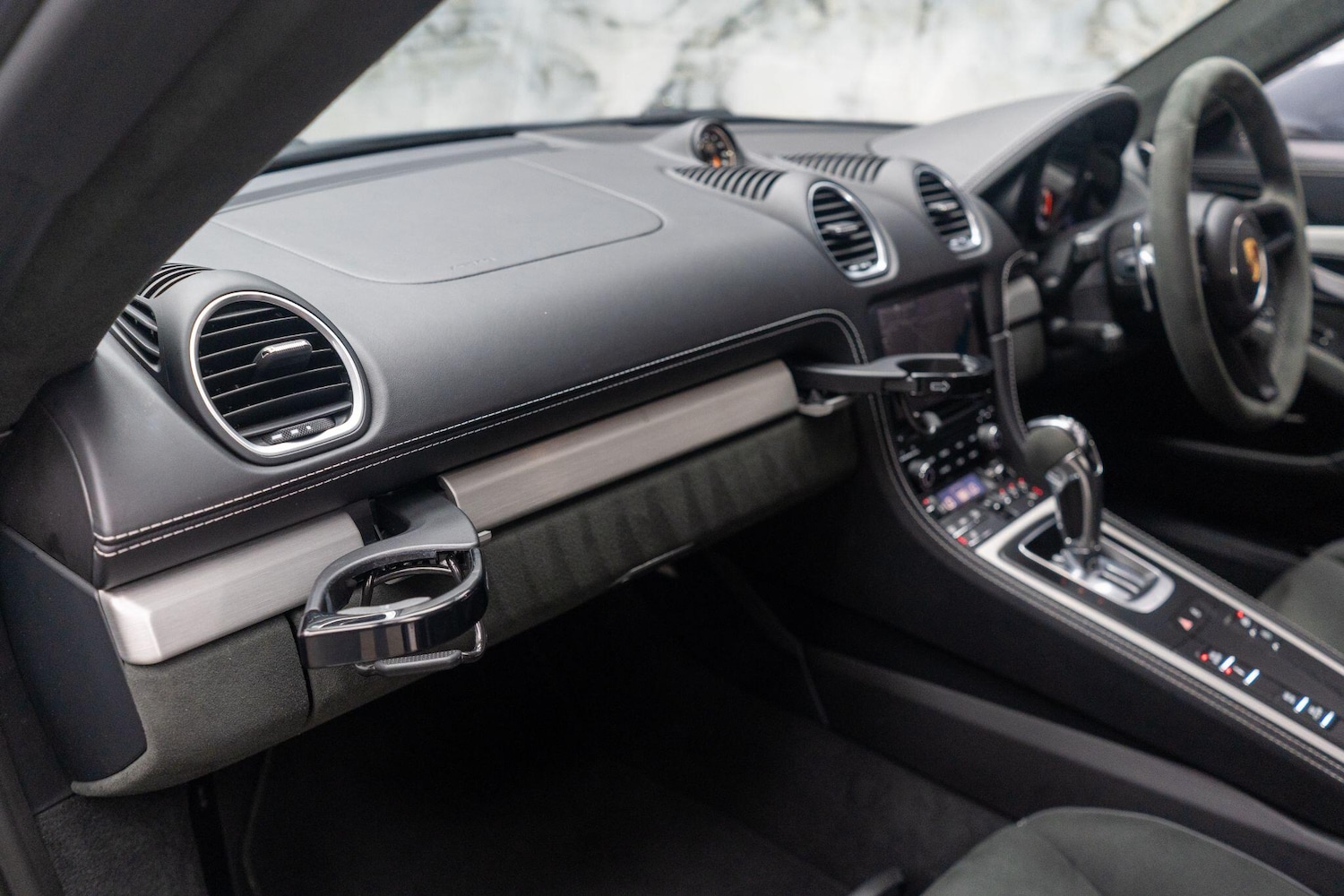 Used Porsche 718 Cayman 2023 for sale - 76802210: Photo 28