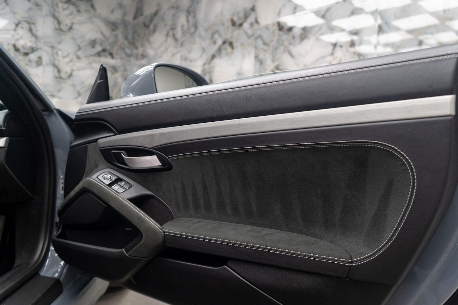 Used Porsche 718 Cayman 2023 for sale - 76802210: Photo 31