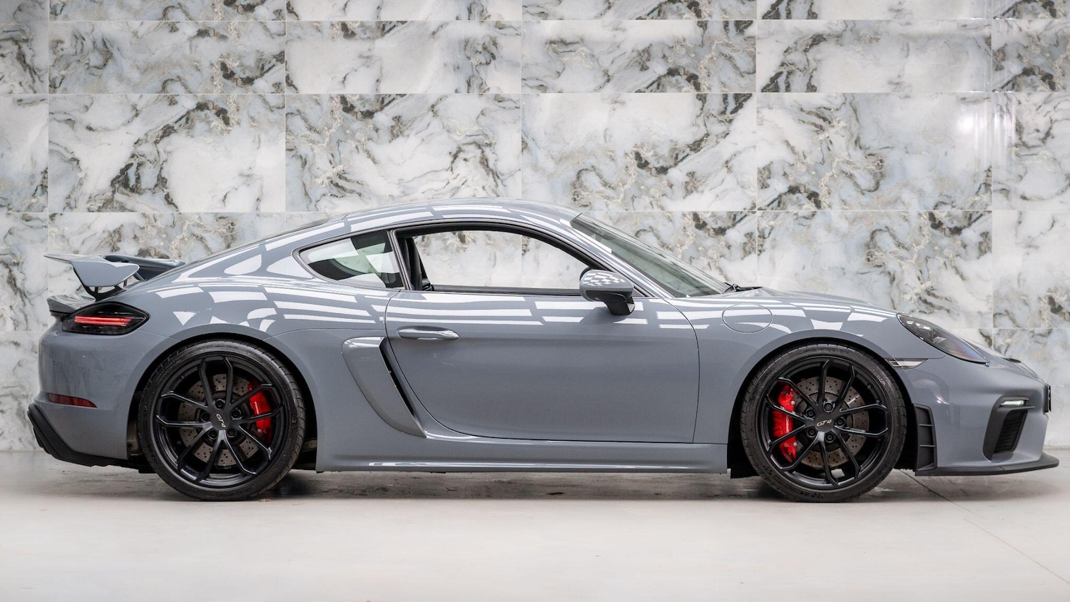 Used Porsche 718 Cayman 2023 for sale - 76802210: Photo 8