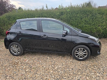 Used Toyota Yaris 2016 for sale - 78436308: Photo