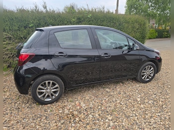 Used Toyota Yaris 2016 for sale - 78436308: Photo