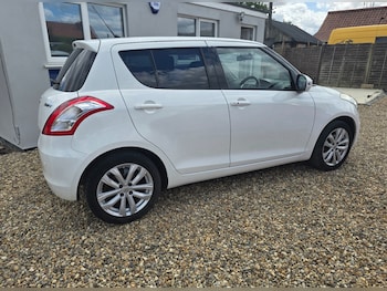 Used Suzuki Swift 2015 for sale - 79381638: Photo