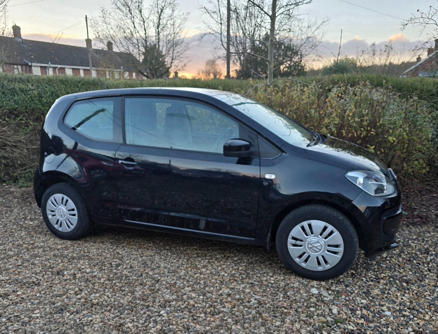 Used Volkswagen up! 2014 for sale - 76618825: Photo 2
